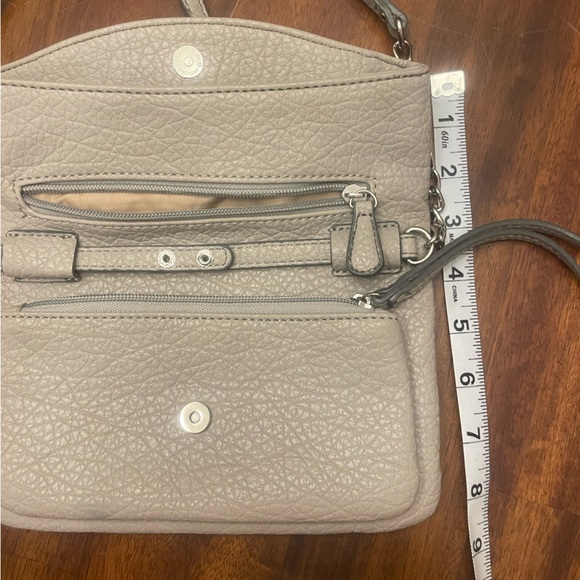 Nine West small silver gold over purse. EUC - Picture 9 of 10